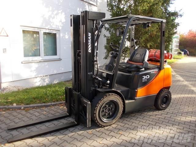 Doosan G 30 E Wózki LPG