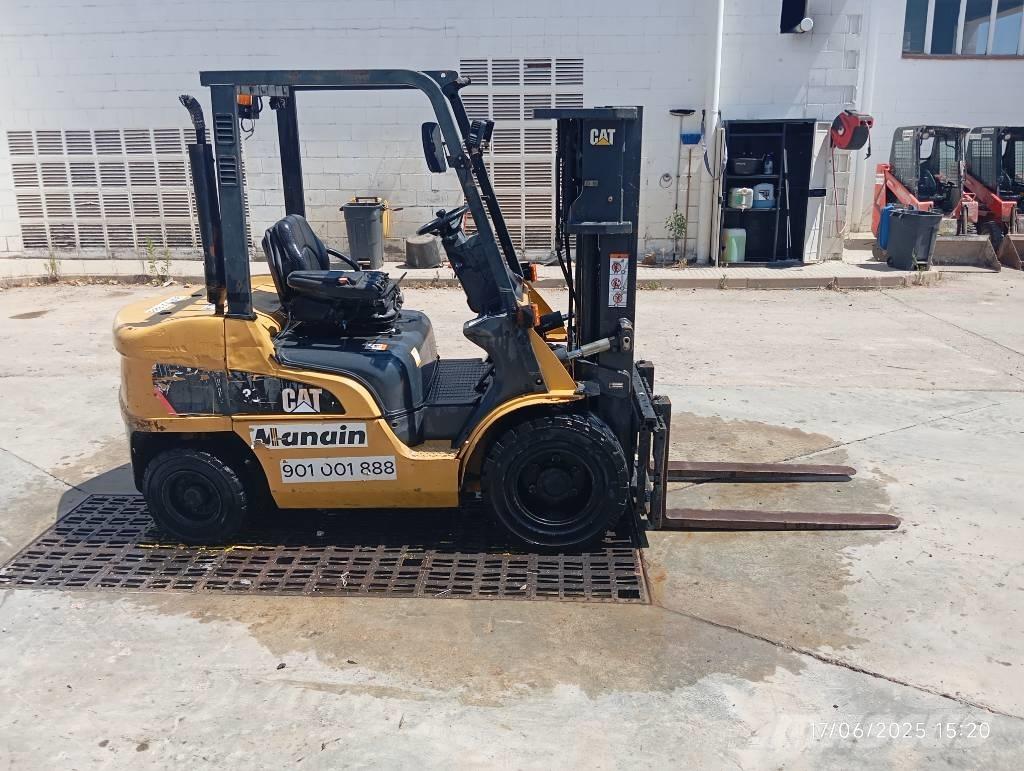 CAT DP 30 NT Wózki Diesla