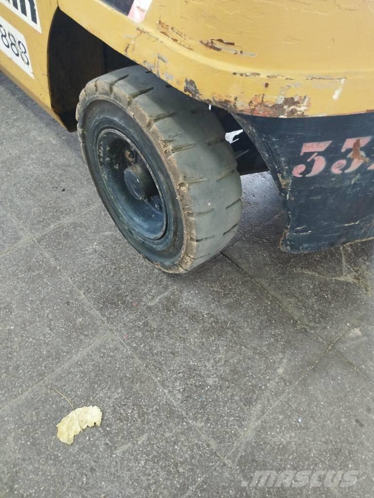 CAT DP 30 NT Wózki Diesla