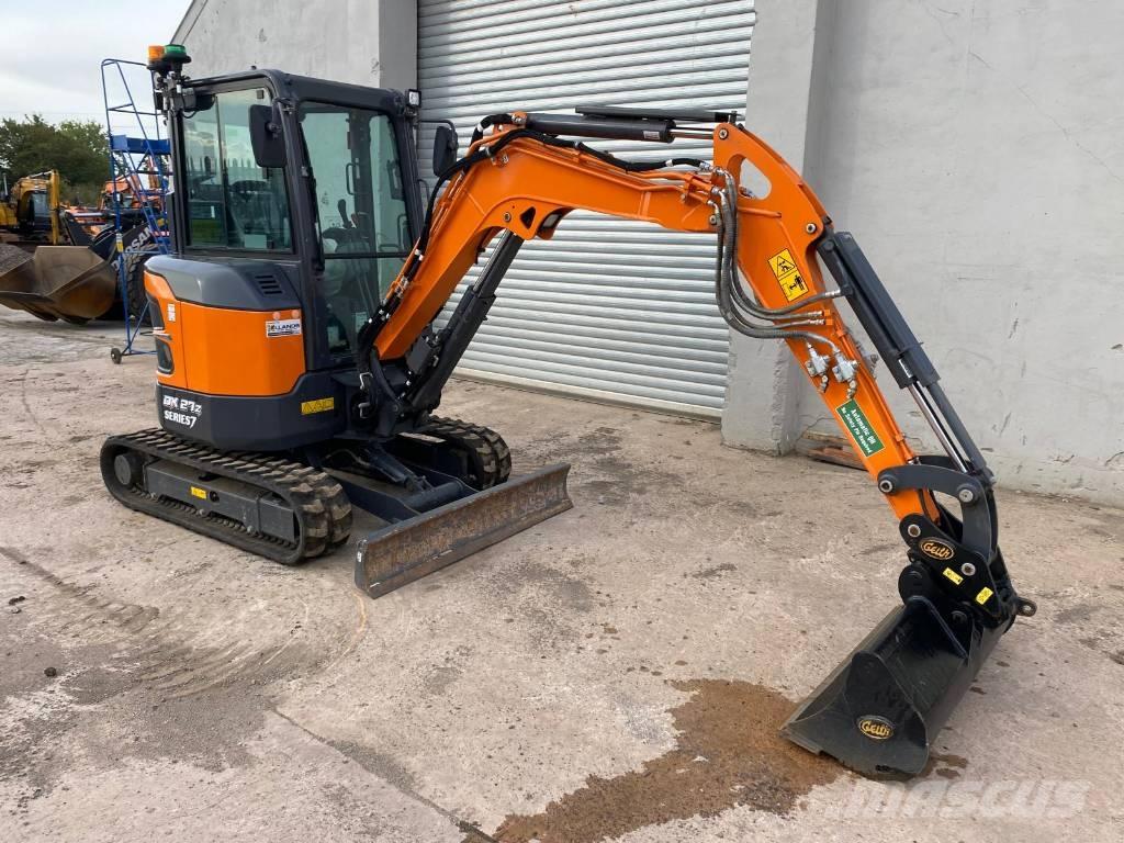 Develon DX 27 Z-7 Minikoparki