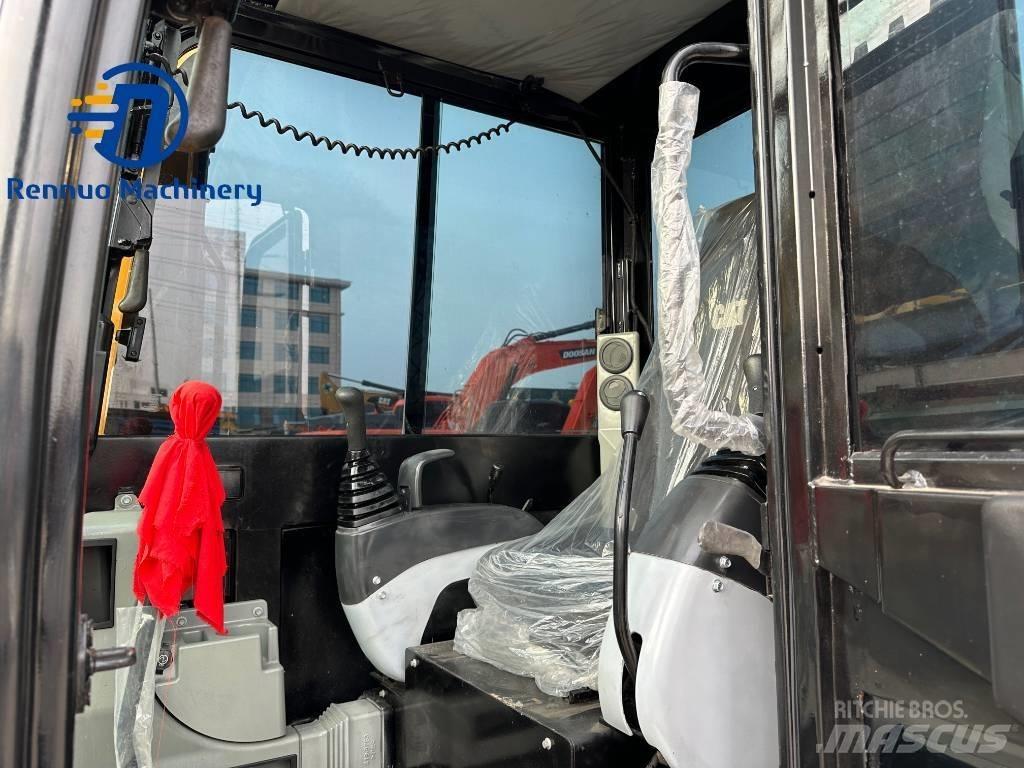 CAT 306E with rubber Minikoparki