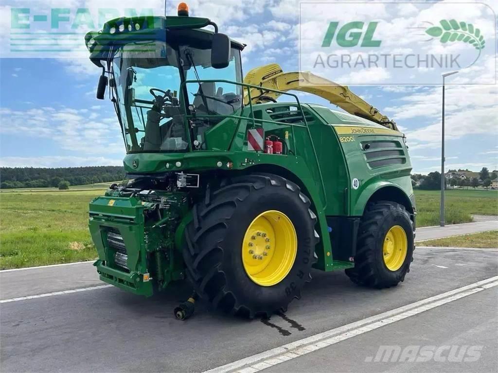 John Deere 8200 i Sieczkarnie samojezdne