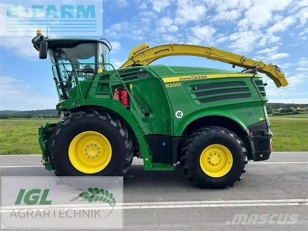 John Deere 8200 i Sieczkarnie samojezdne