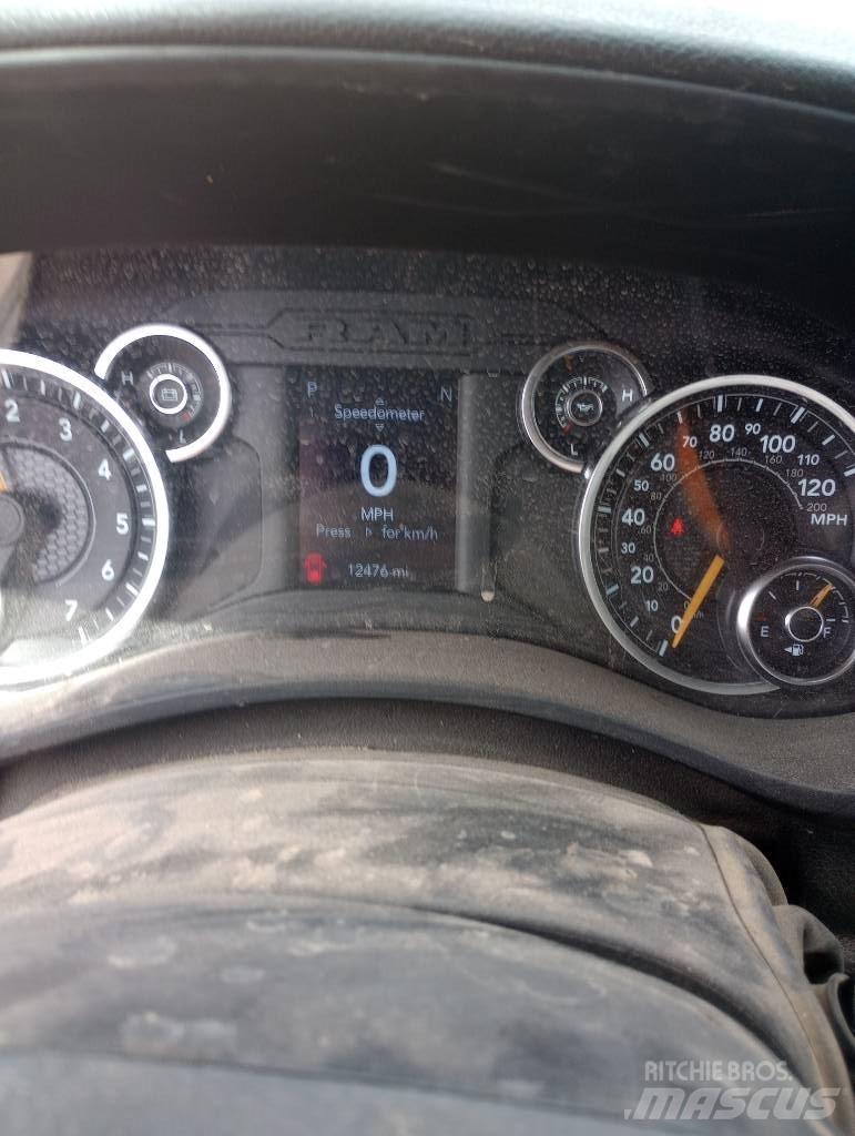 RAM 5500 Ciężarówki typu Platforma / Skrzynia