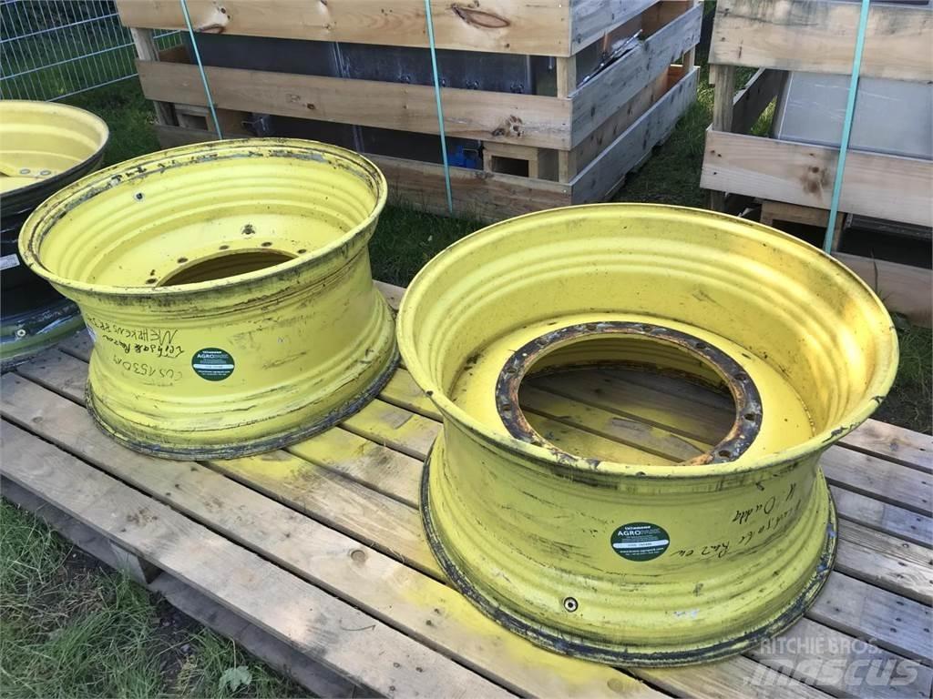 John Deere 18x34 Opony, koła i felgi