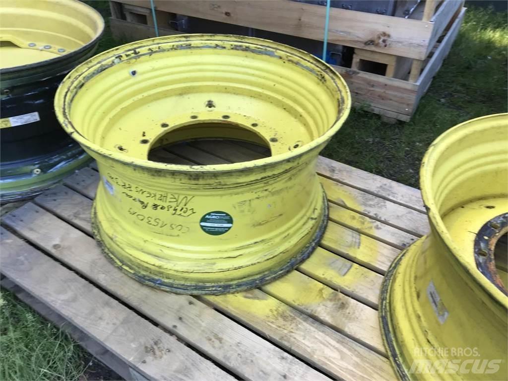 John Deere 18x34 Opony, koła i felgi