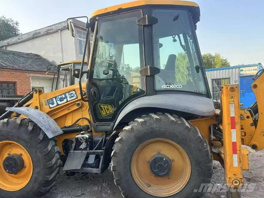 JCB 4CX Koparko-ładowarki