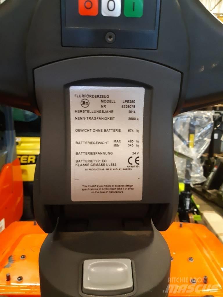 Toyota LPE250 Wózki widłowe unoszące z platformą dla operatora