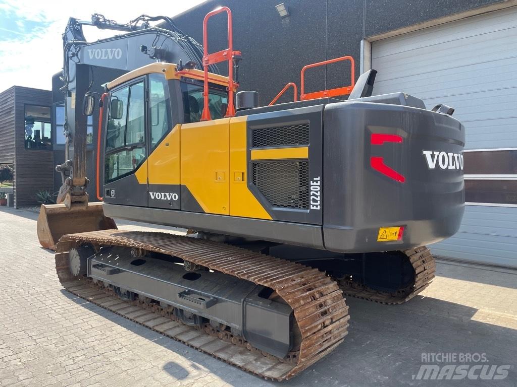 Volvo EC220E Koparki gąsienicowe