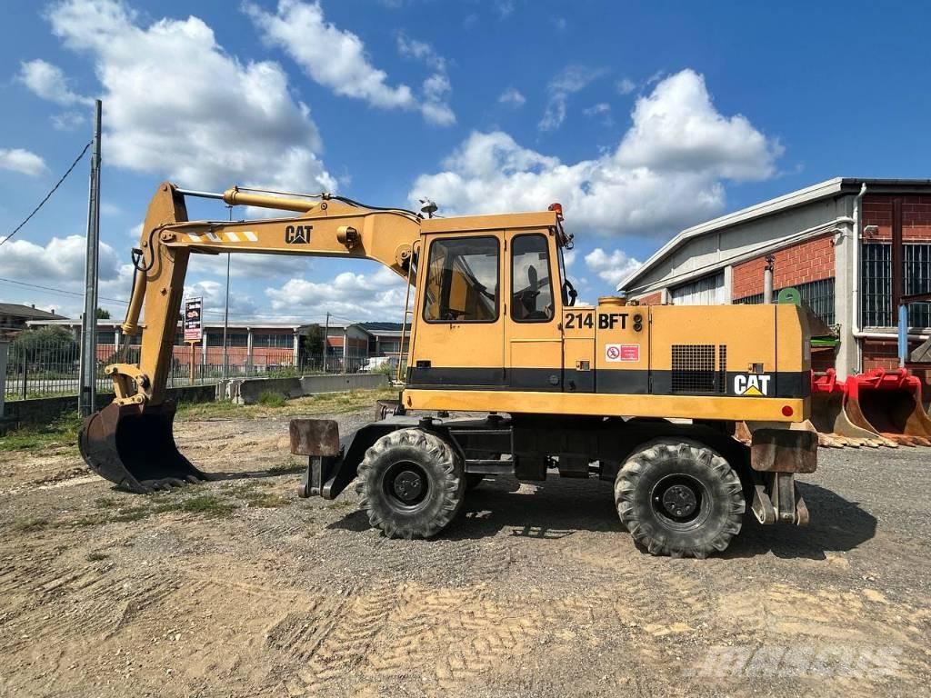 CAT 214 Koparki kołowe