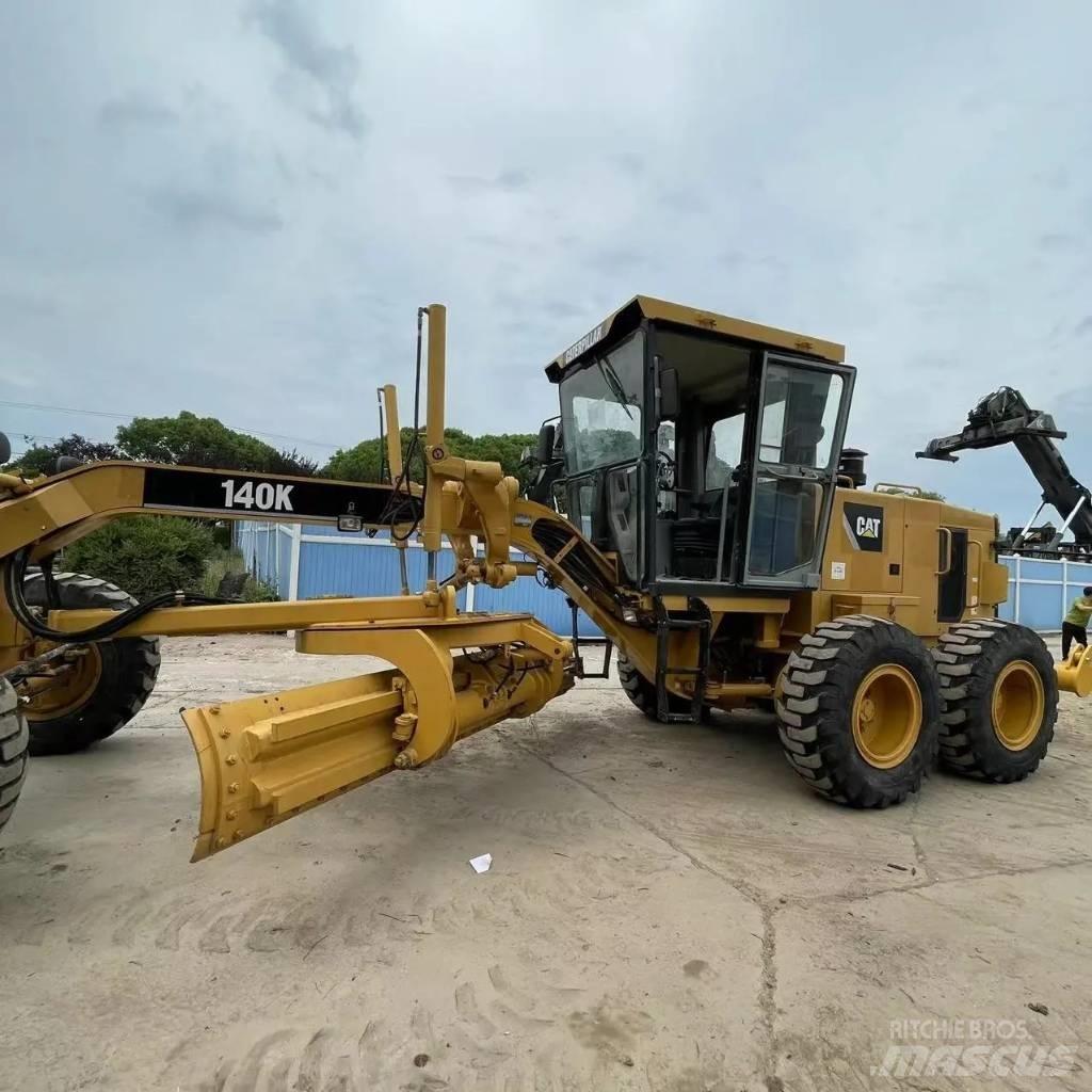 CAT 140K Równiarki