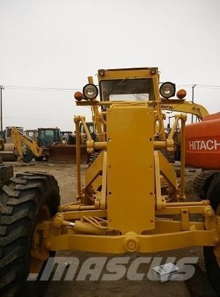 Komatsu GD 661 Równiarki