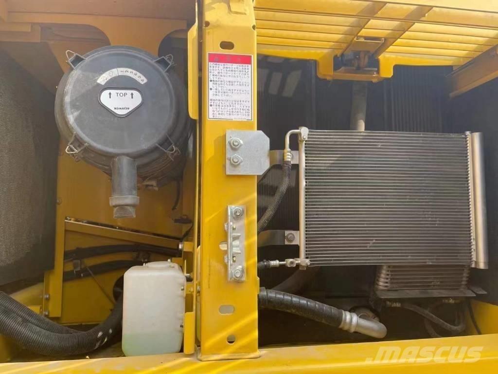 Komatsu PC 200 8N Koparki gąsienicowe