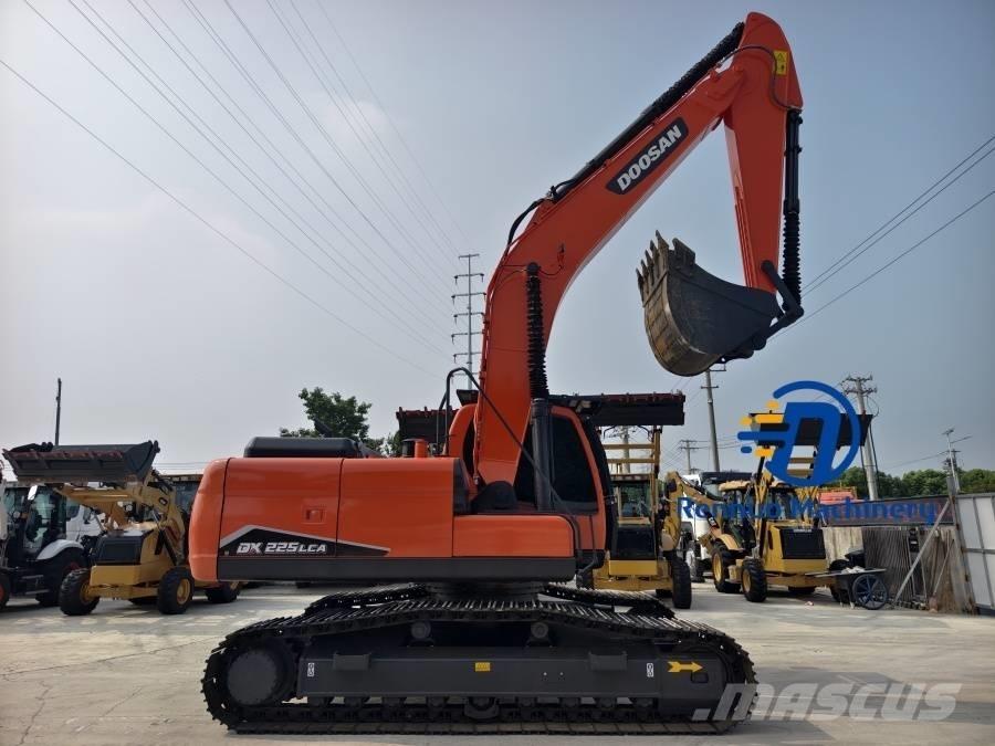 Doosan DX 225 LCA Koparki gąsienicowe