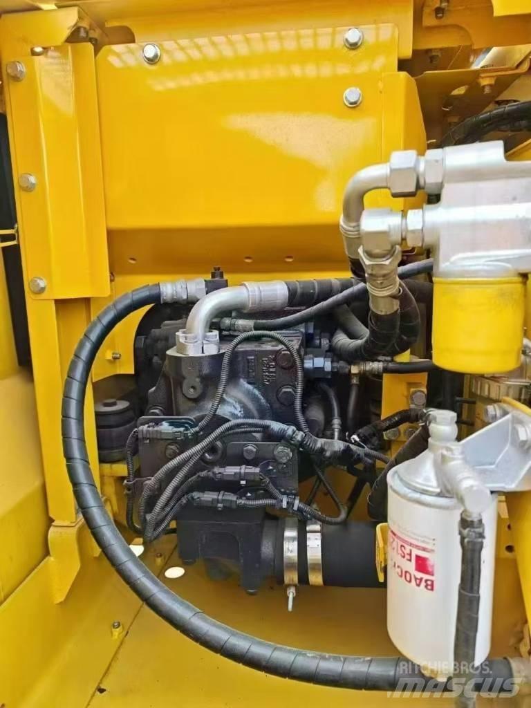 Komatsu 130LC-7 Koparki gąsienicowe
