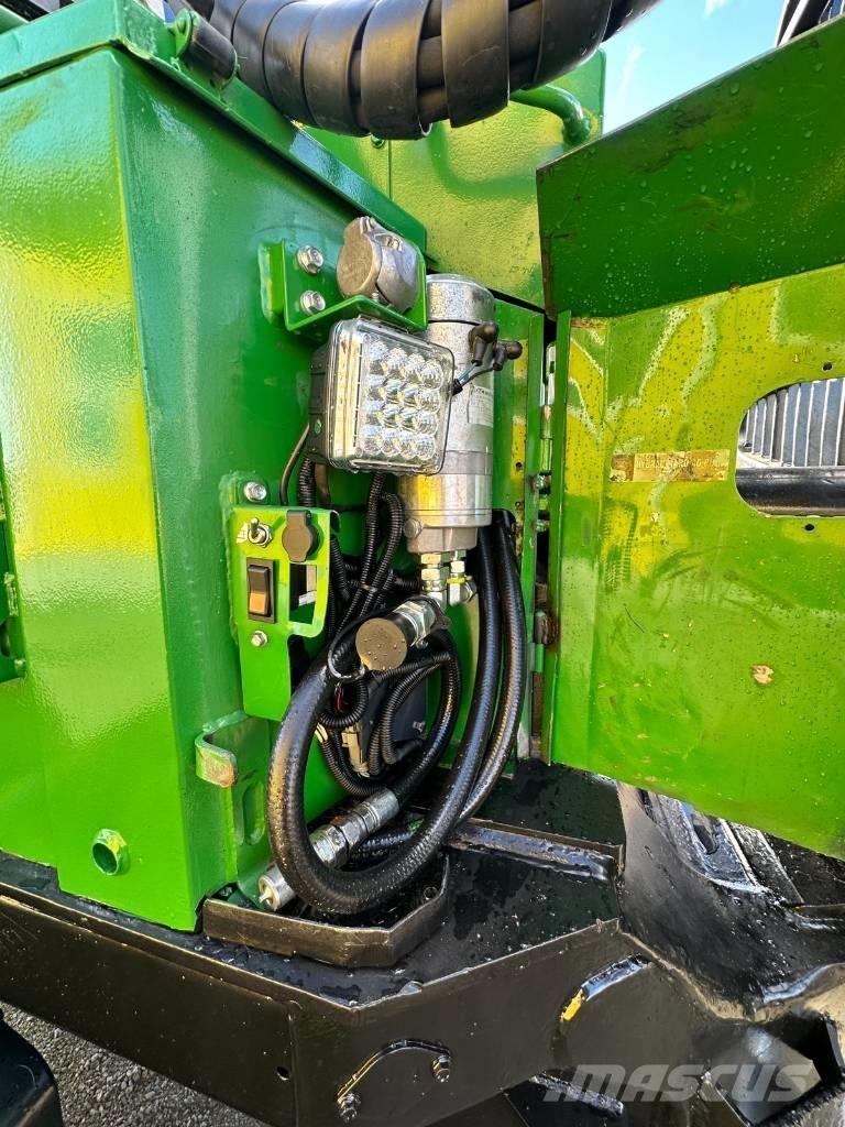 John Deere 810 E Forwardery