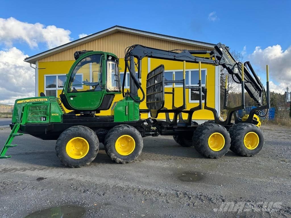 John Deere 810 E Forwardery
