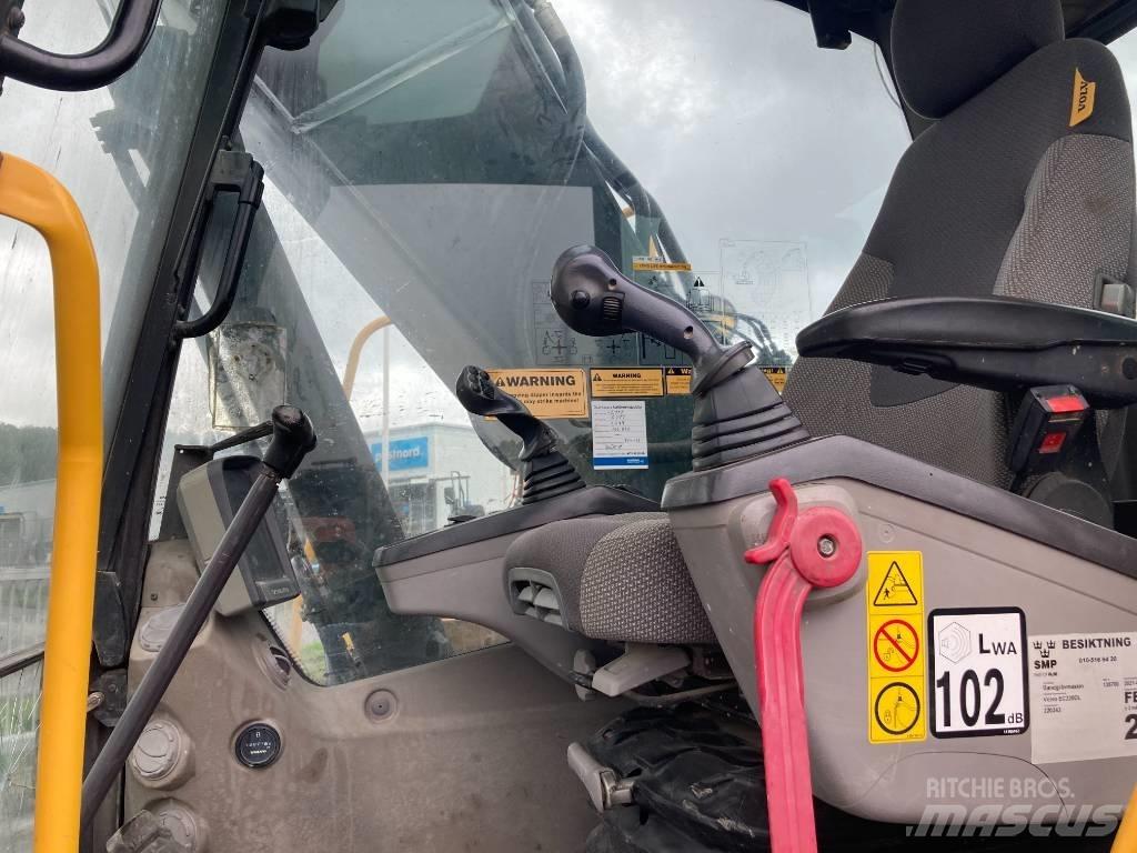 Volvo EC 220 DL Koparki gąsienicowe