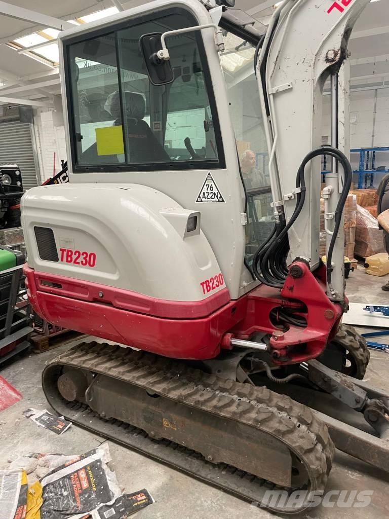 Takeuchi TB 230 Minikoparki
