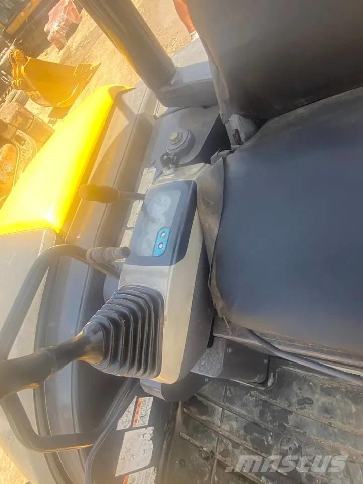 Komatsu PC 40 MR-2 Minikoparki
