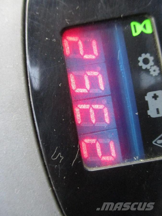 Toyota LPE250 Wózki widłowe unoszące z platformą dla operatora