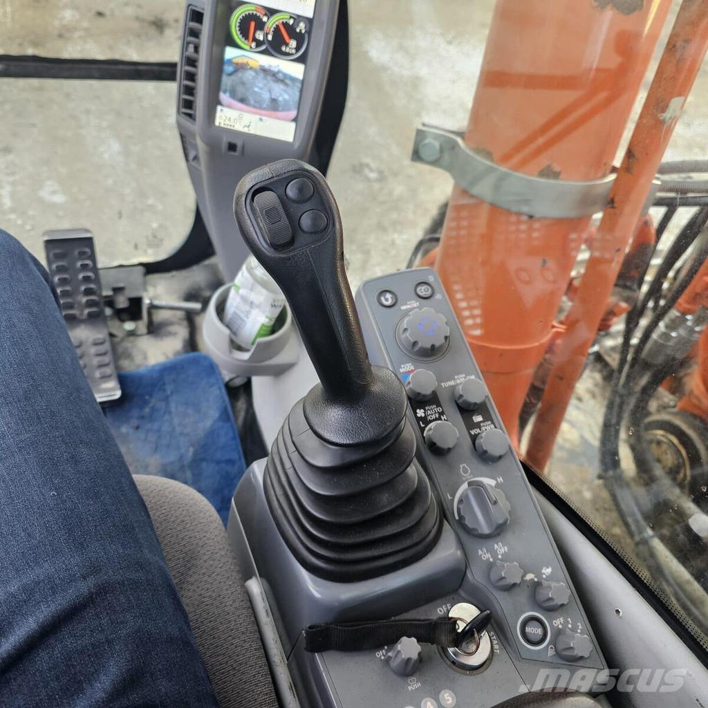 Hitachi ZX350LC-6 Koparki gąsienicowe