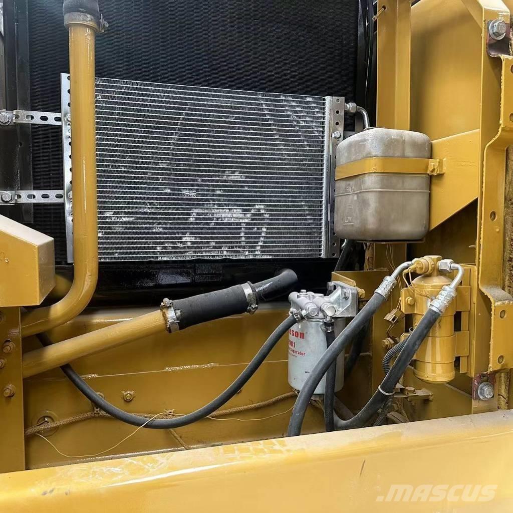 CAT 320B Koparki gąsienicowe