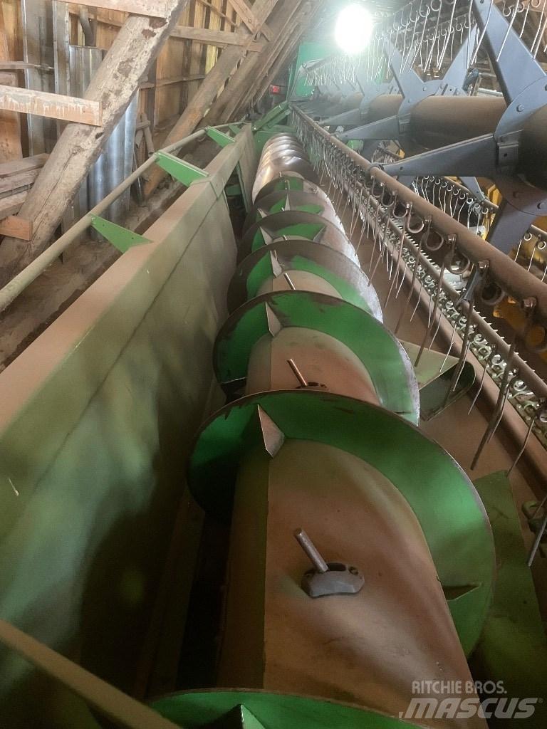 John Deere T670 Kombajny zbożowe