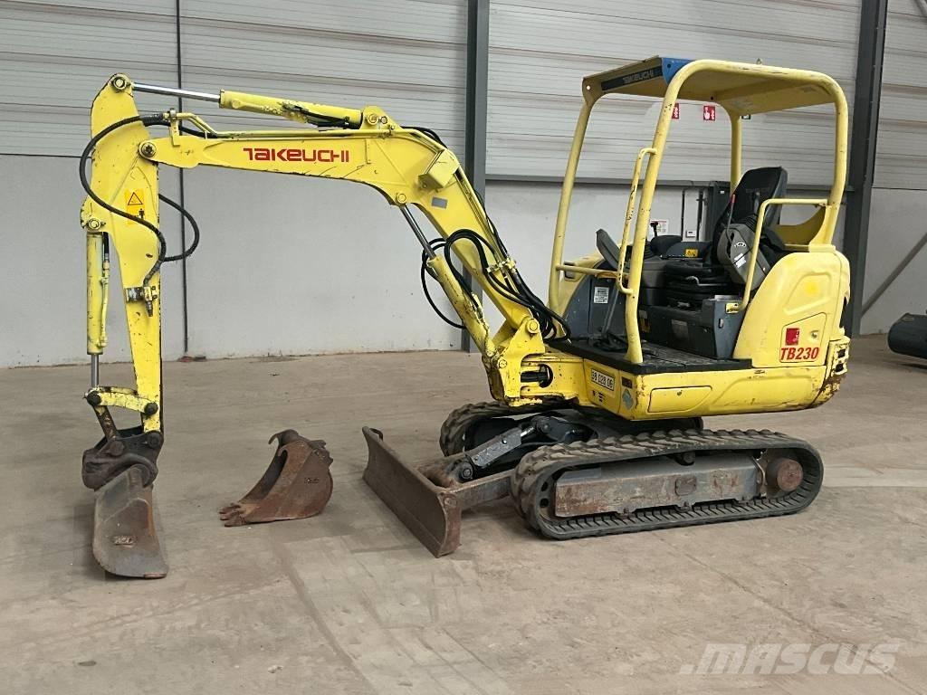 Takeuchi TB 230 Minikoparki