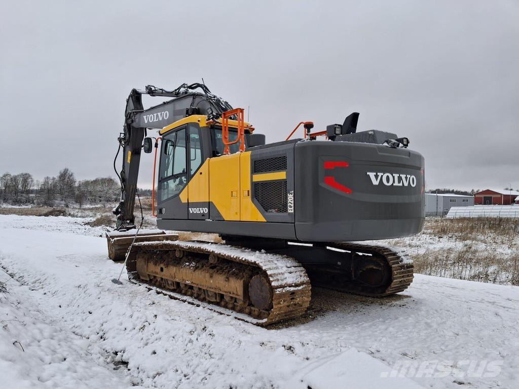 Volvo EC220E Koparki gąsienicowe