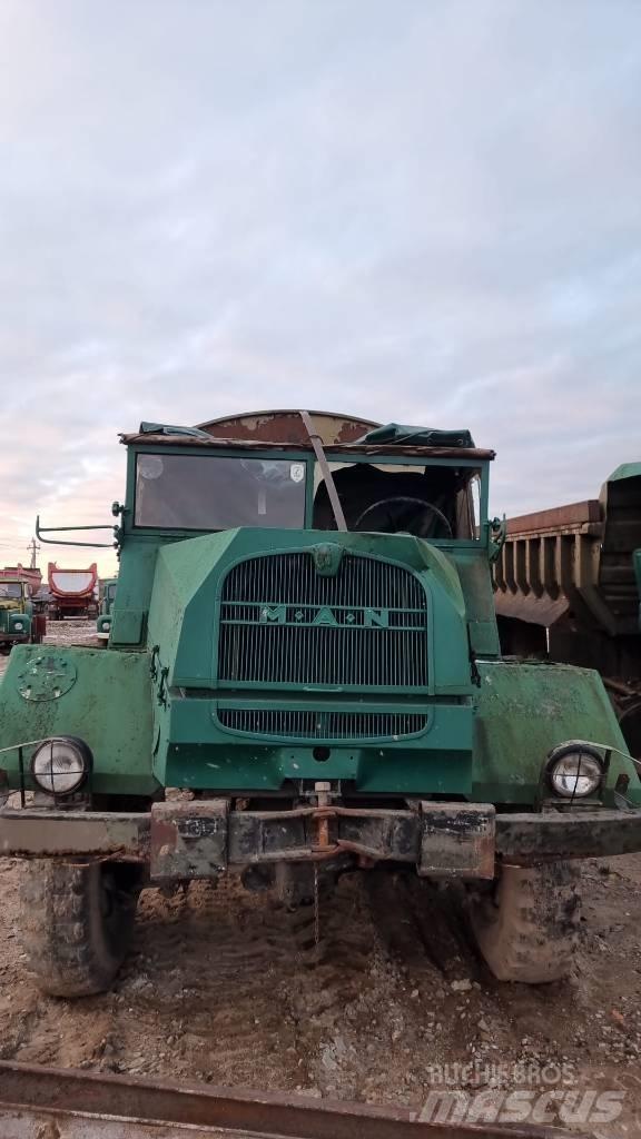 MAN 630 Samochody ciężarowe ze skrzynią zamkniętą