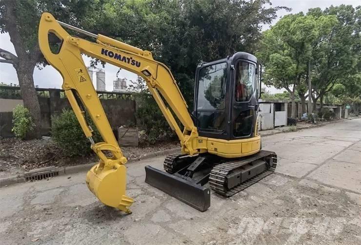 Komatsu PC35 Minikoparki