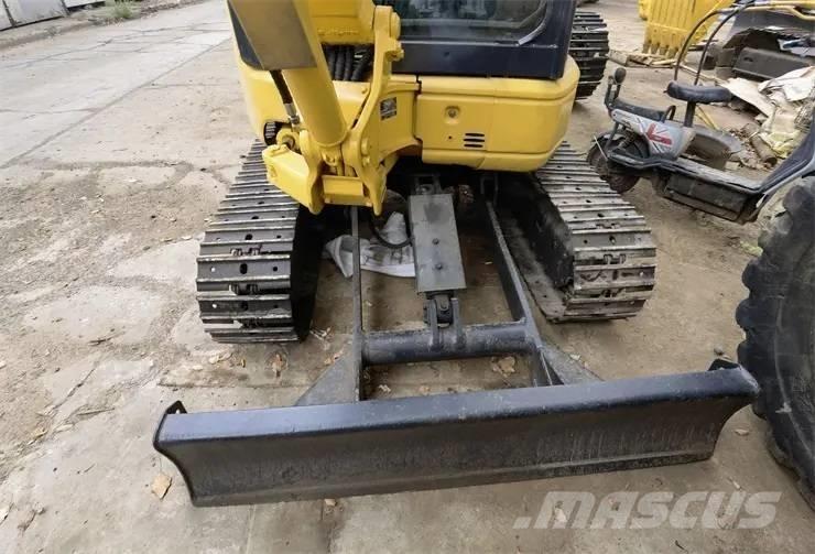 Komatsu PC35 Minikoparki