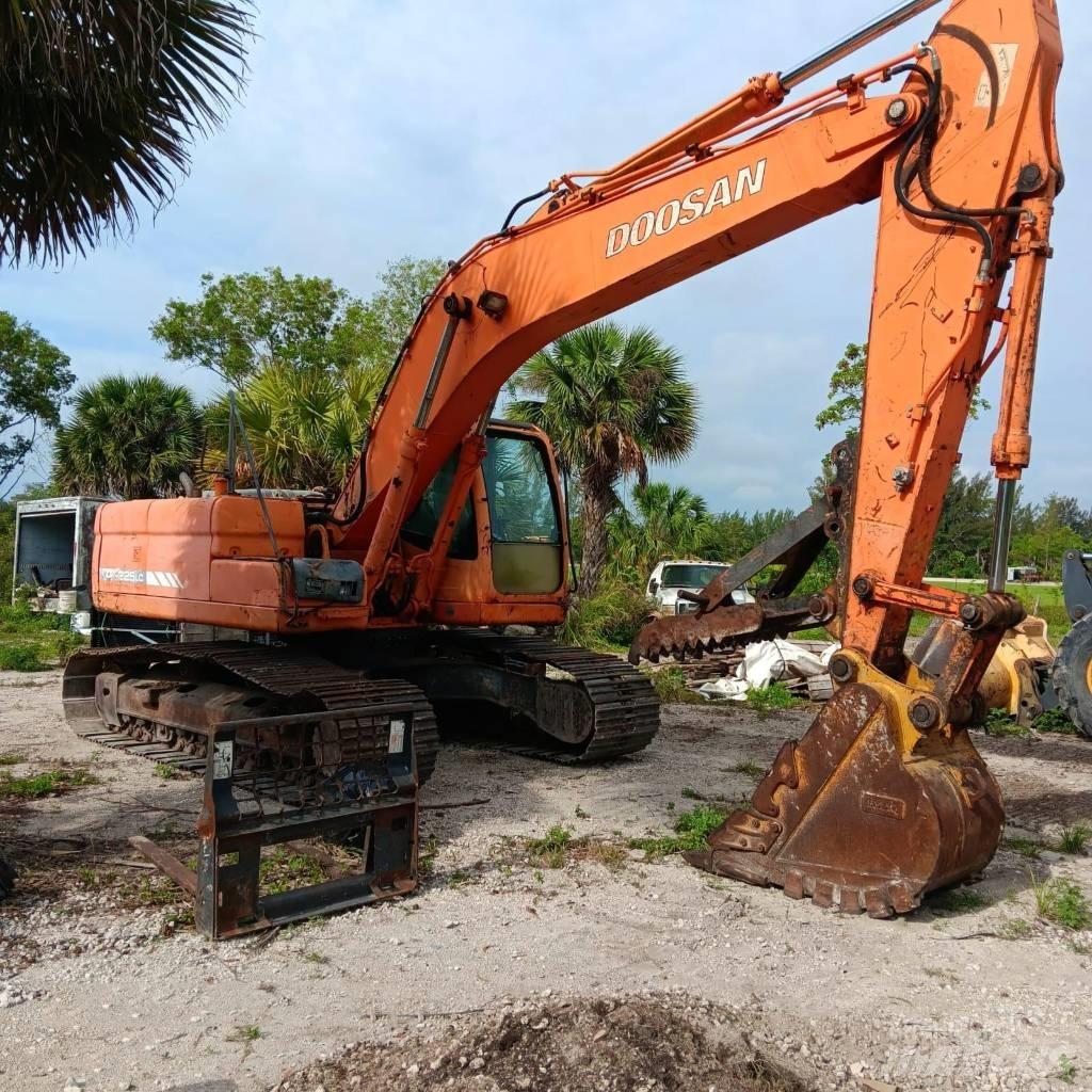 Doosan DX 225 LC Koparki gąsienicowe