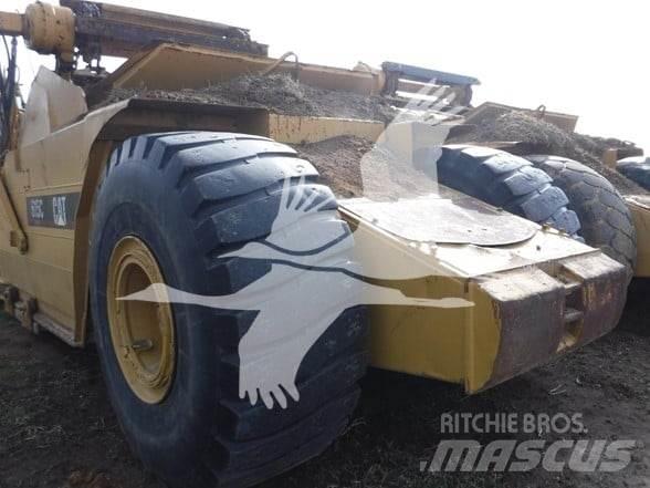 CAT 615C Skrobaki