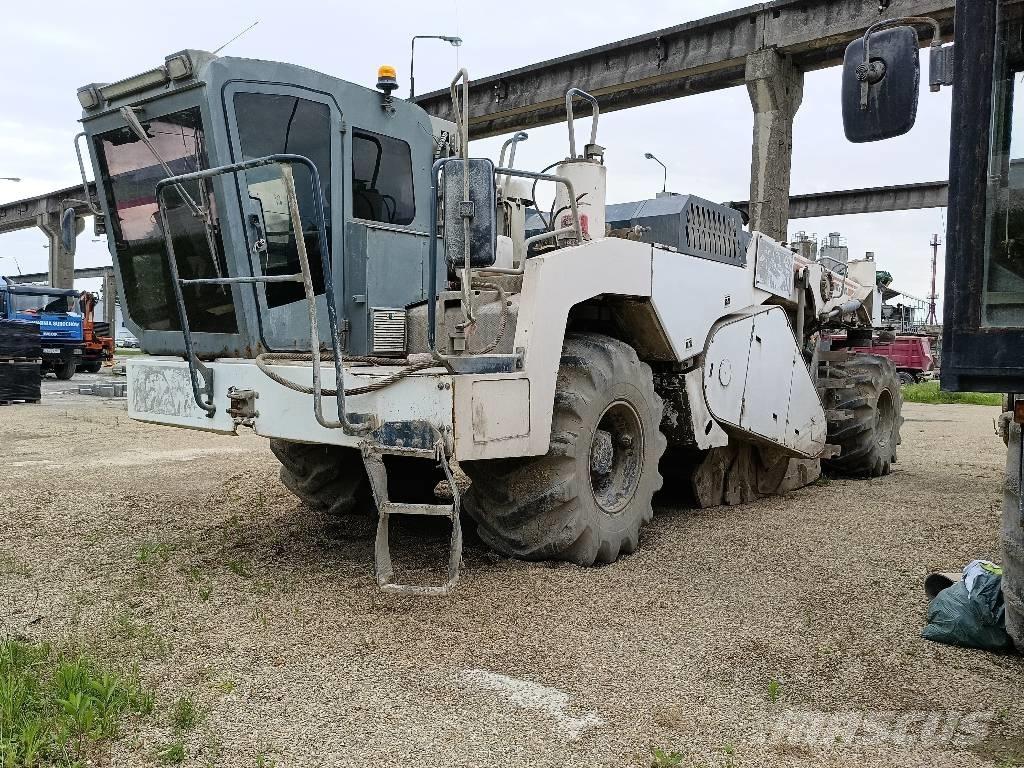 Wirtgen WR 2400 Recyklery do asfaltu