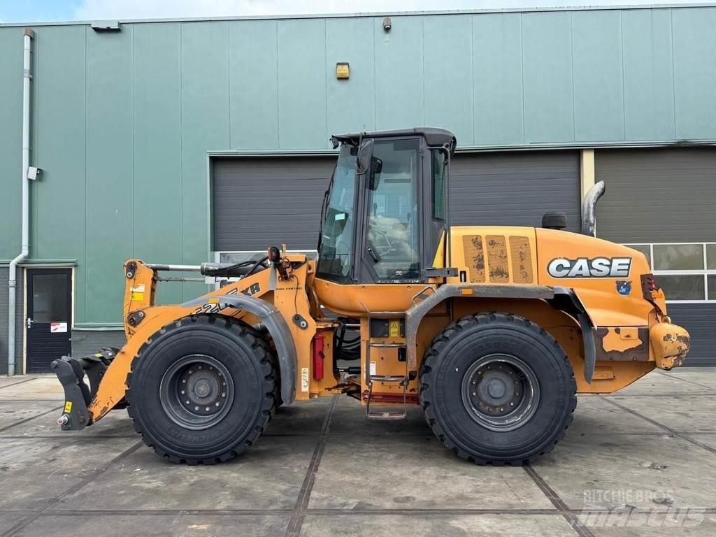 CASE 621F XR Ładowarki kołowe