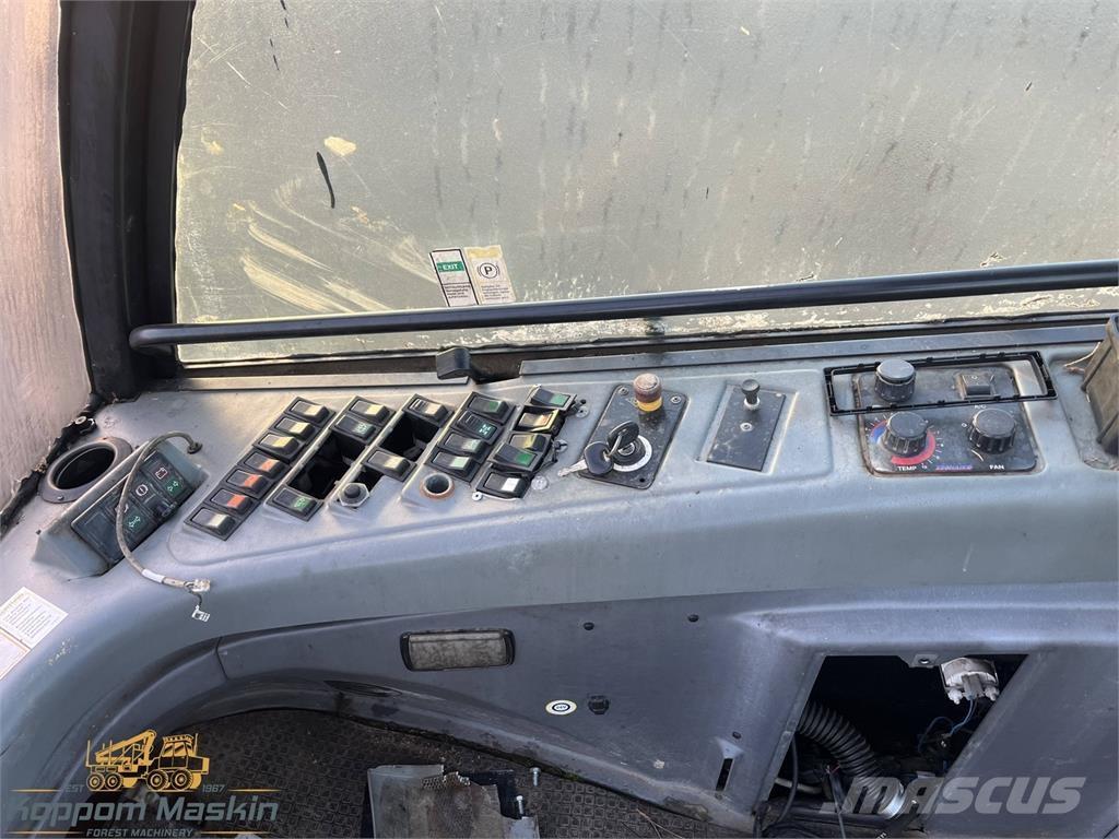 Timberjack 1270C Kabiny i wnętrze