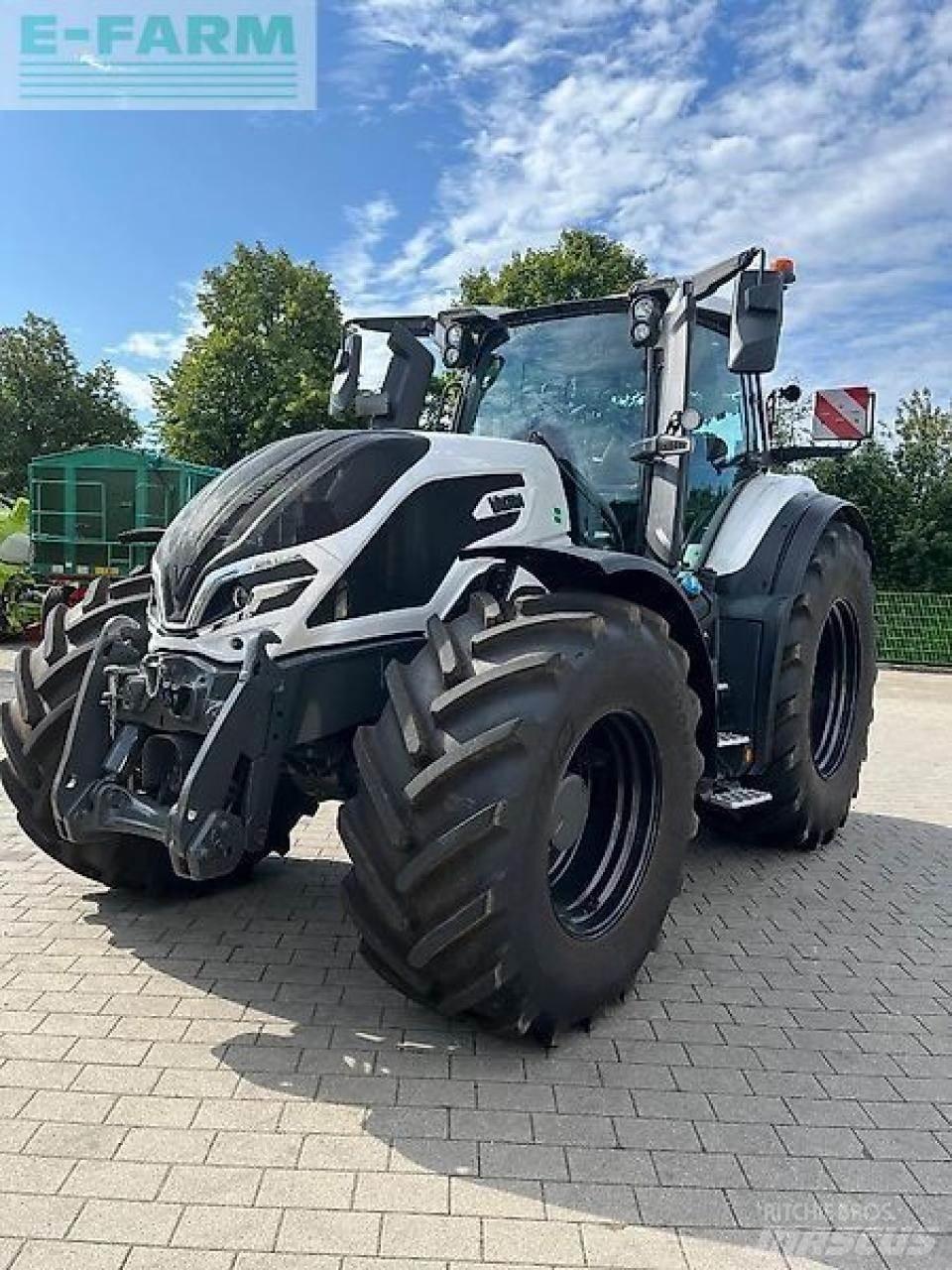 Valtra q245 Ciągniki rolnicze