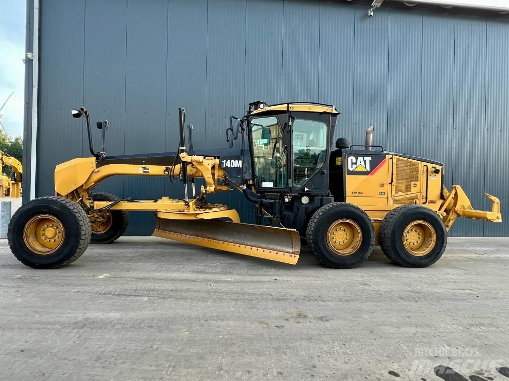 CAT 140M Równiarki