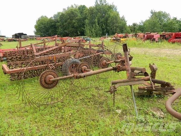  Saulīte 4 Zgrabiarki i przetrząsacze