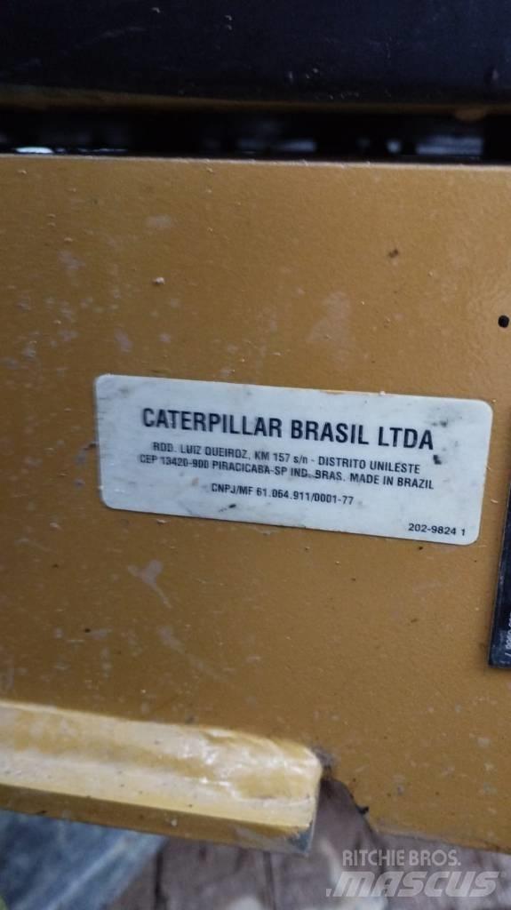 CAT 313D2L Koparki gąsienicowe