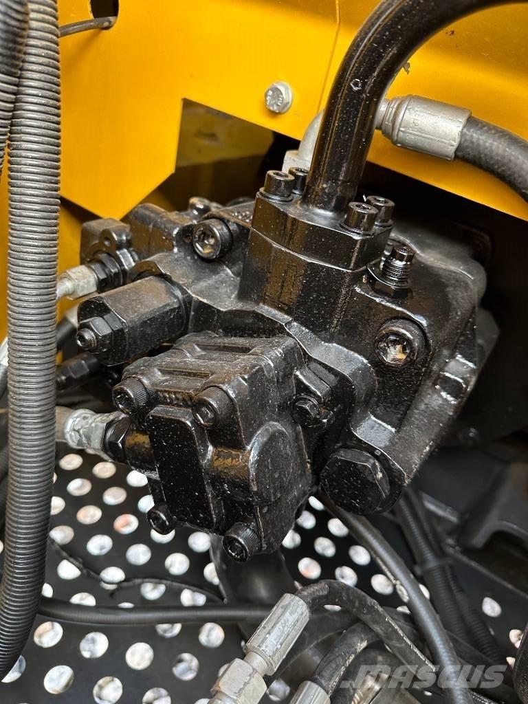 XCMG XE 85 DA Midikoparki  7t - 12t