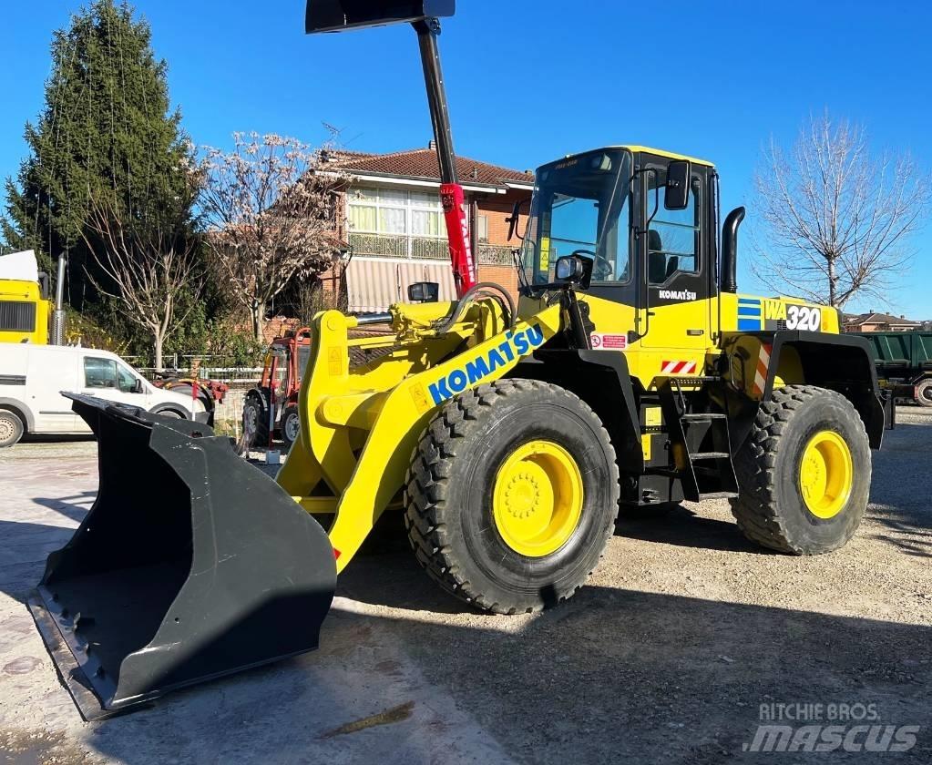 Komatsu WA 320 Ładowarki kołowe