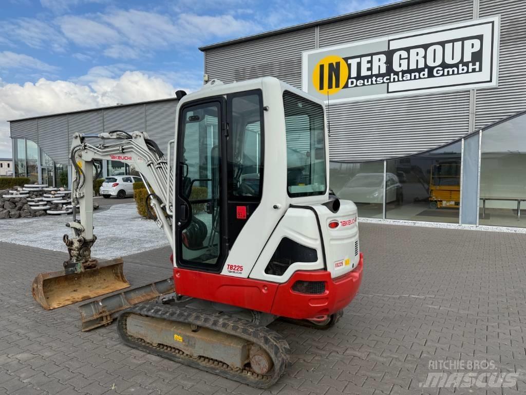 Takeuchi TB 225 V3 Minikoparki