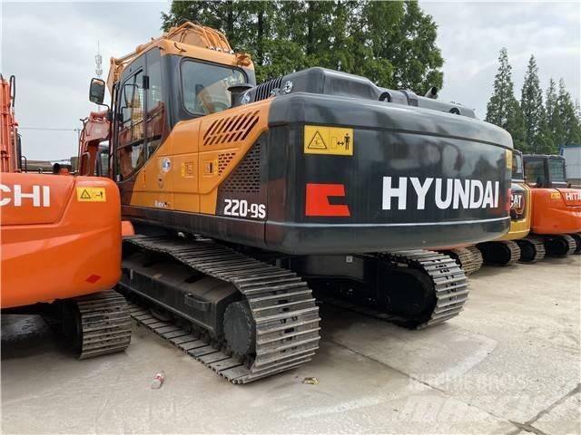 Hyundai Robex 220 LC Koparki gąsienicowe