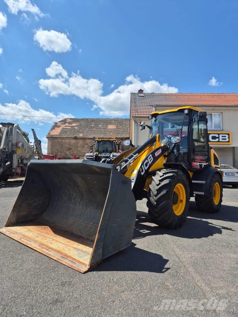 JCB 409 Agri Ładowarki rolnicze