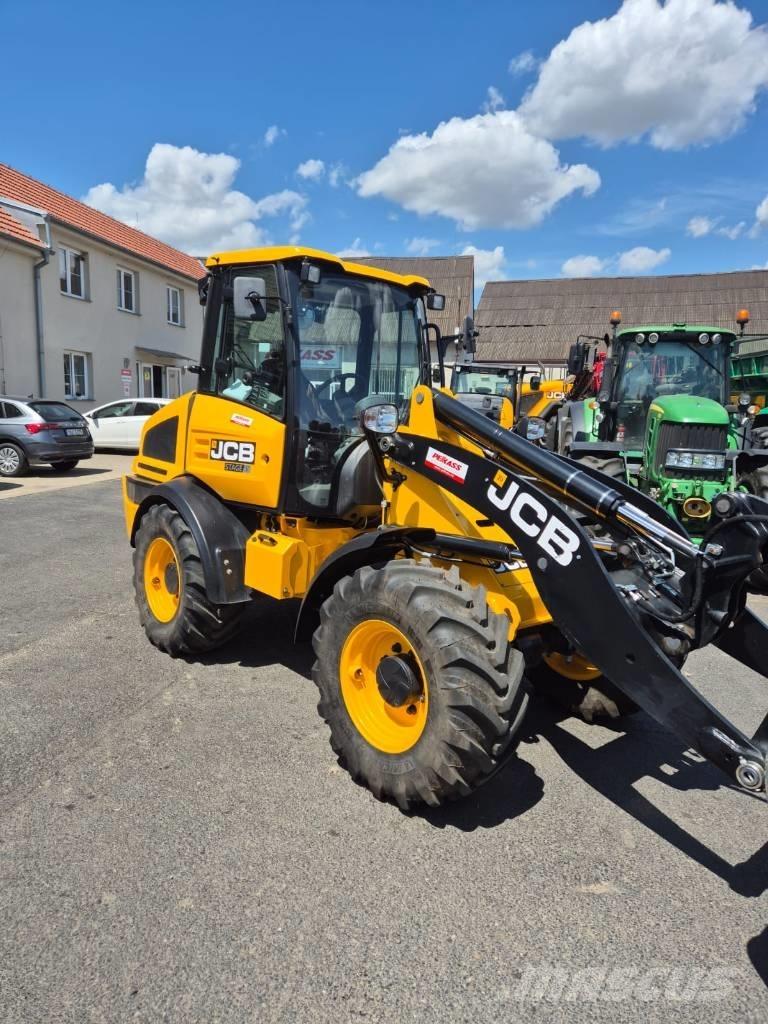 JCB 409 Agri Ładowarki rolnicze