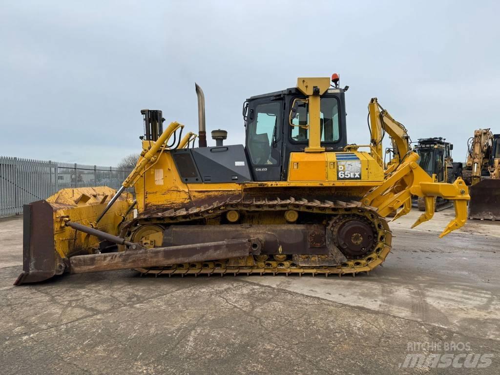 Komatsu D65EX-15 Spycharki gąsienicowe