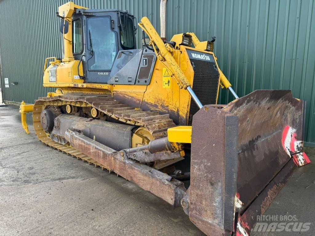 Komatsu D65EX-15 Spycharki gąsienicowe
